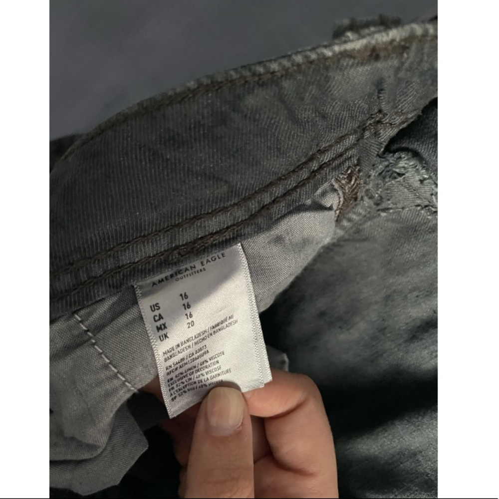 AE Shorts - Picture 3 of 3